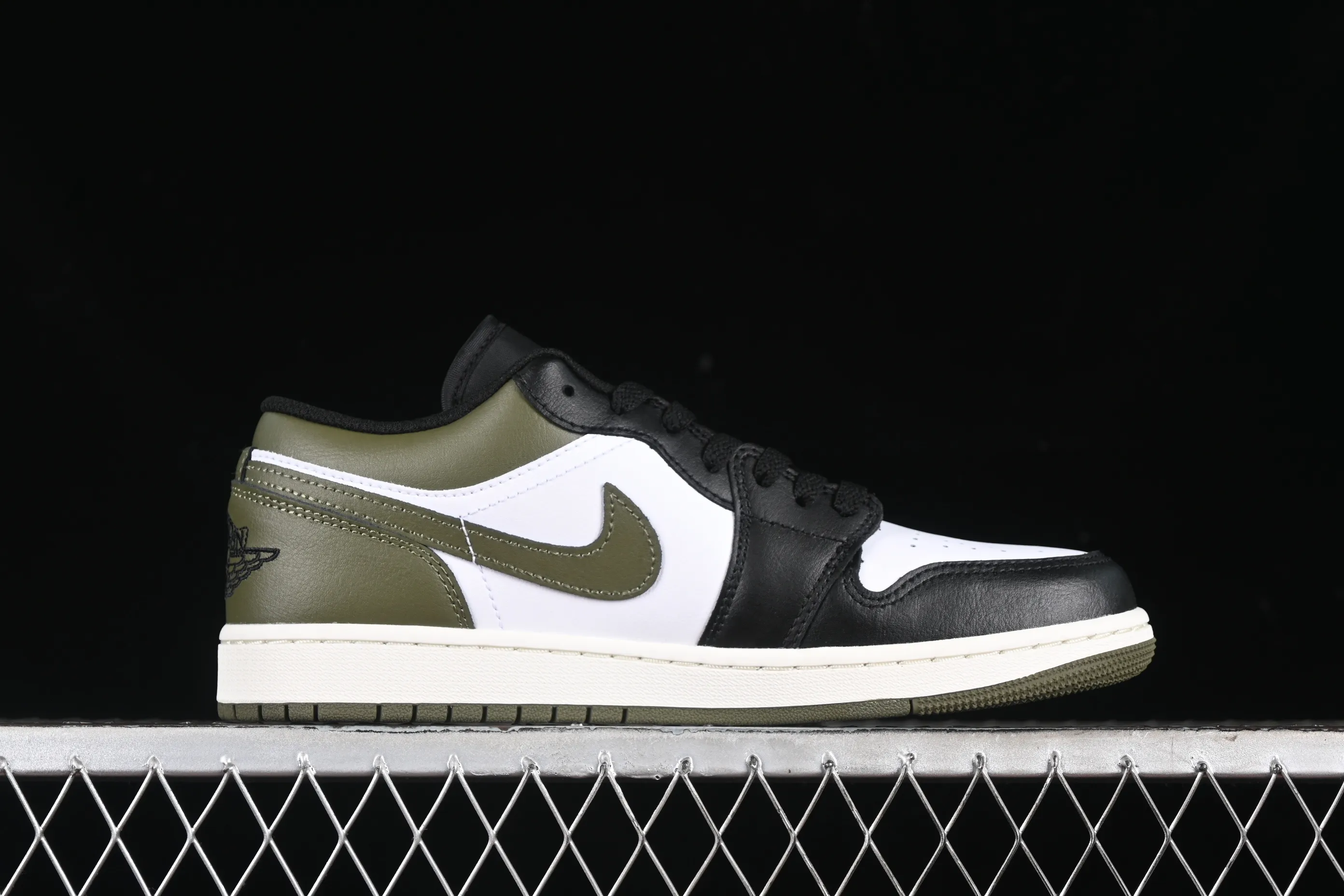 All categories Air Jordan Jordan series basketball shoes Air Jordan 1 Low G version pure original Air Jordan 1 Low "Medium Olive" AJ1 Joe 1 olive green low-top cultural casual sneakers 553558-092